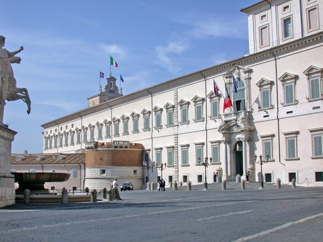 Giro di vite del Presidente Mattarella sugli alloggi di servizio