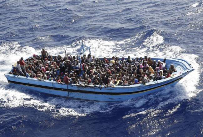 Doppio naufragio in Libia con oltre 200 morti; fermati gli scafisti