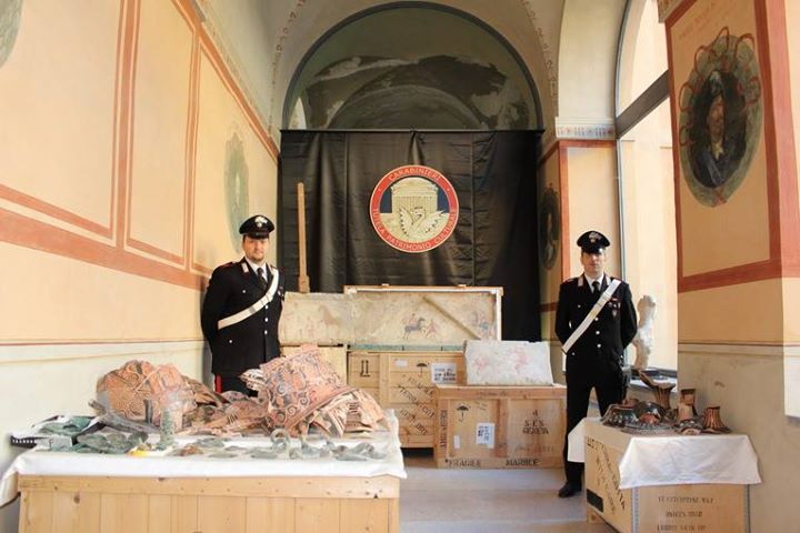 L’Is: caramelle e dolci per festeggiare il massacro di Bruxelles