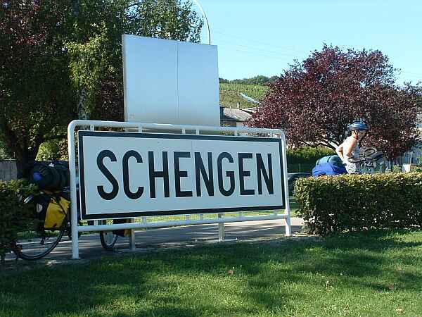 Schengen: scommessa persa? Il trattato, sottoscritto 18 anni fa, potrebbe essere arrivato al capolinea.