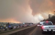 Canada;  intera città di 60mila abitanti evacuata per incendio