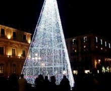 weihnachtsbaum-in-catania